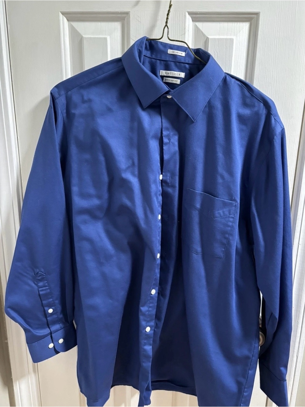 Van Heusen Men's Blue Dress Shirt Size 17 32/33 Regular Fit Lux Sateen